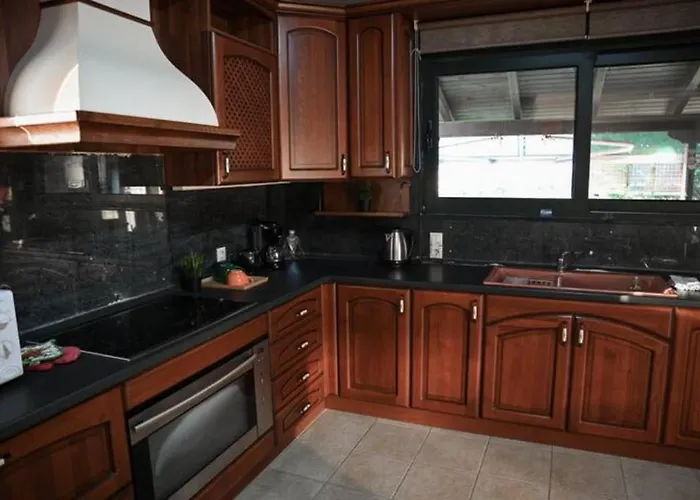 Semesterbostad Anastasias Kastro-Kyllini